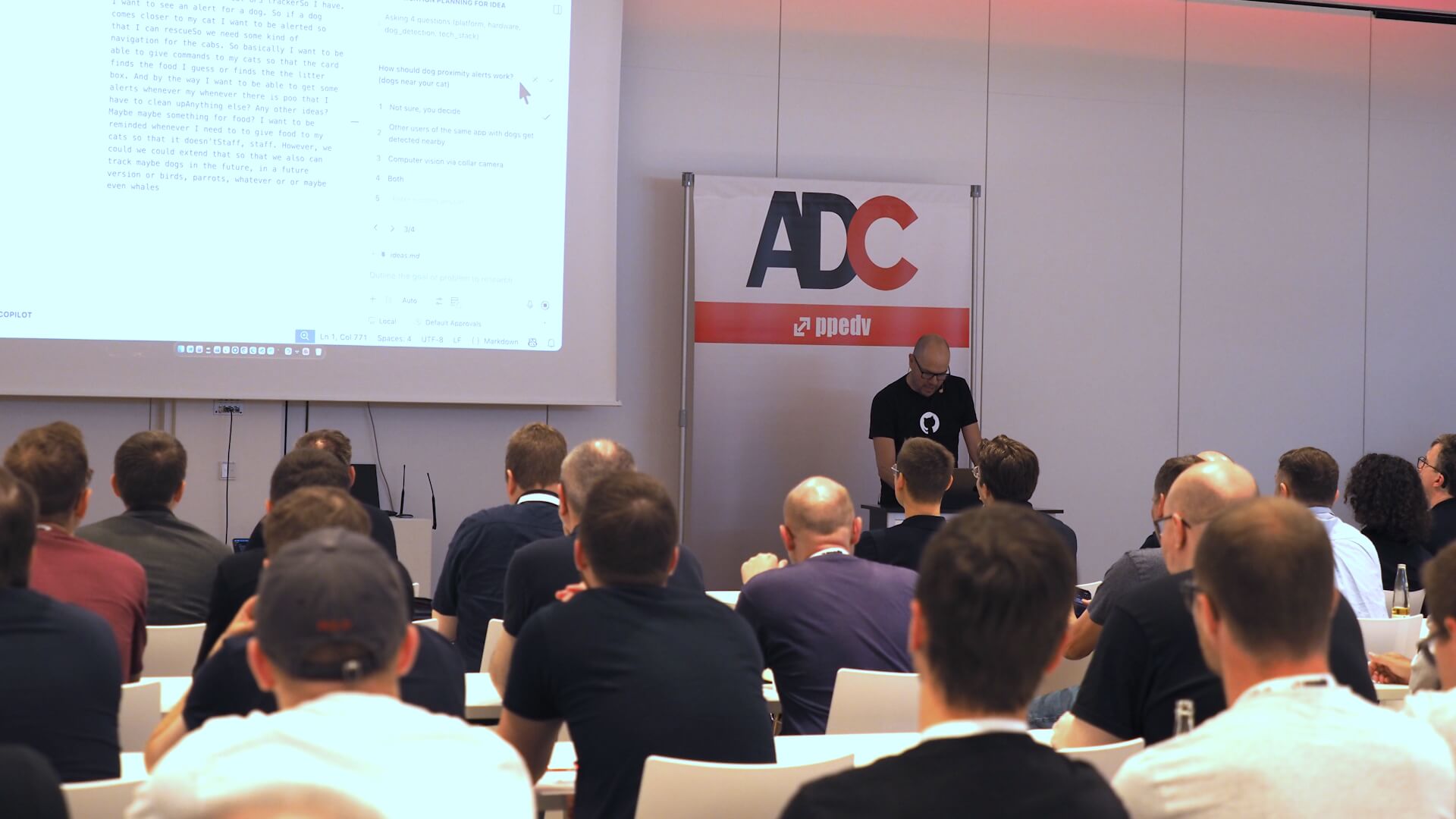 Teilnehmende bei einer Session der Advanced Developers Conference